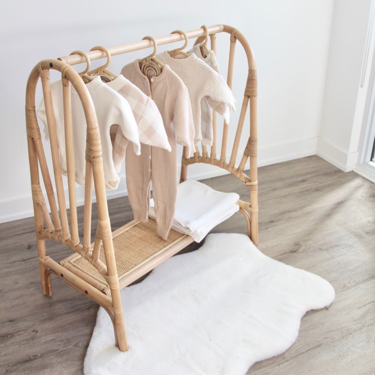 Декоративные маленькие вешалки – обзор и цена Baby Clothing Hanging Rack